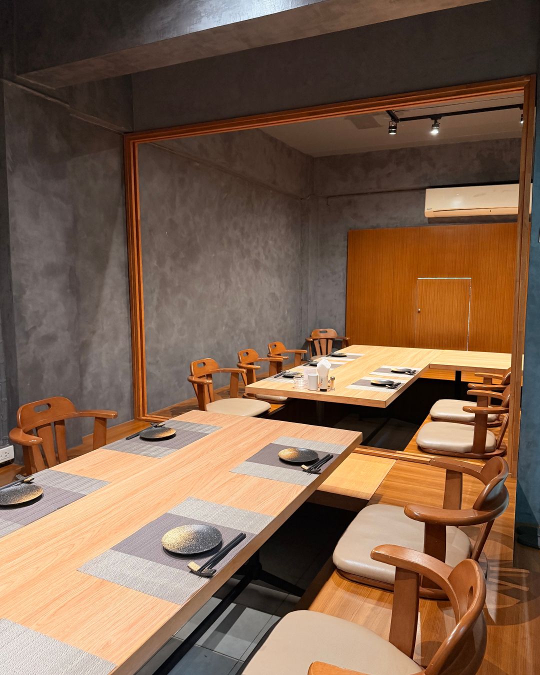 Banquet Room (up to 24 guests)